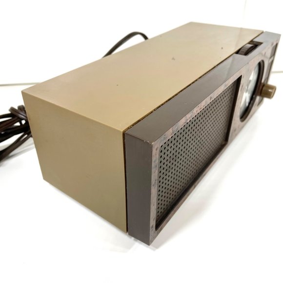 Vintage 1973 RCA AM Radio Table Model RZA203T Brown *Tested* - Picture 4 of 12